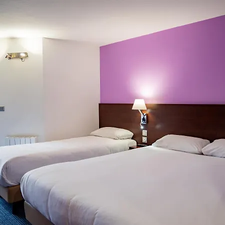 Hotel Contact Restaurant La Chaumiere Entre Orgeval Et Flins A13 Sortie 8 Les Mureaux
