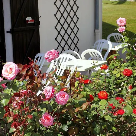 Hotel Contact Restaurant La Chaumiere Entre Orgeval Et Flins A13 Sortie 8 3*