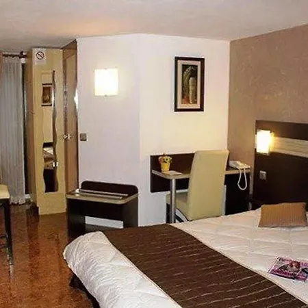 Contact Restaurant La Chaumiere Entre Orgeval Et Flins A13 Sortie 8 Hotel Les Mureaux